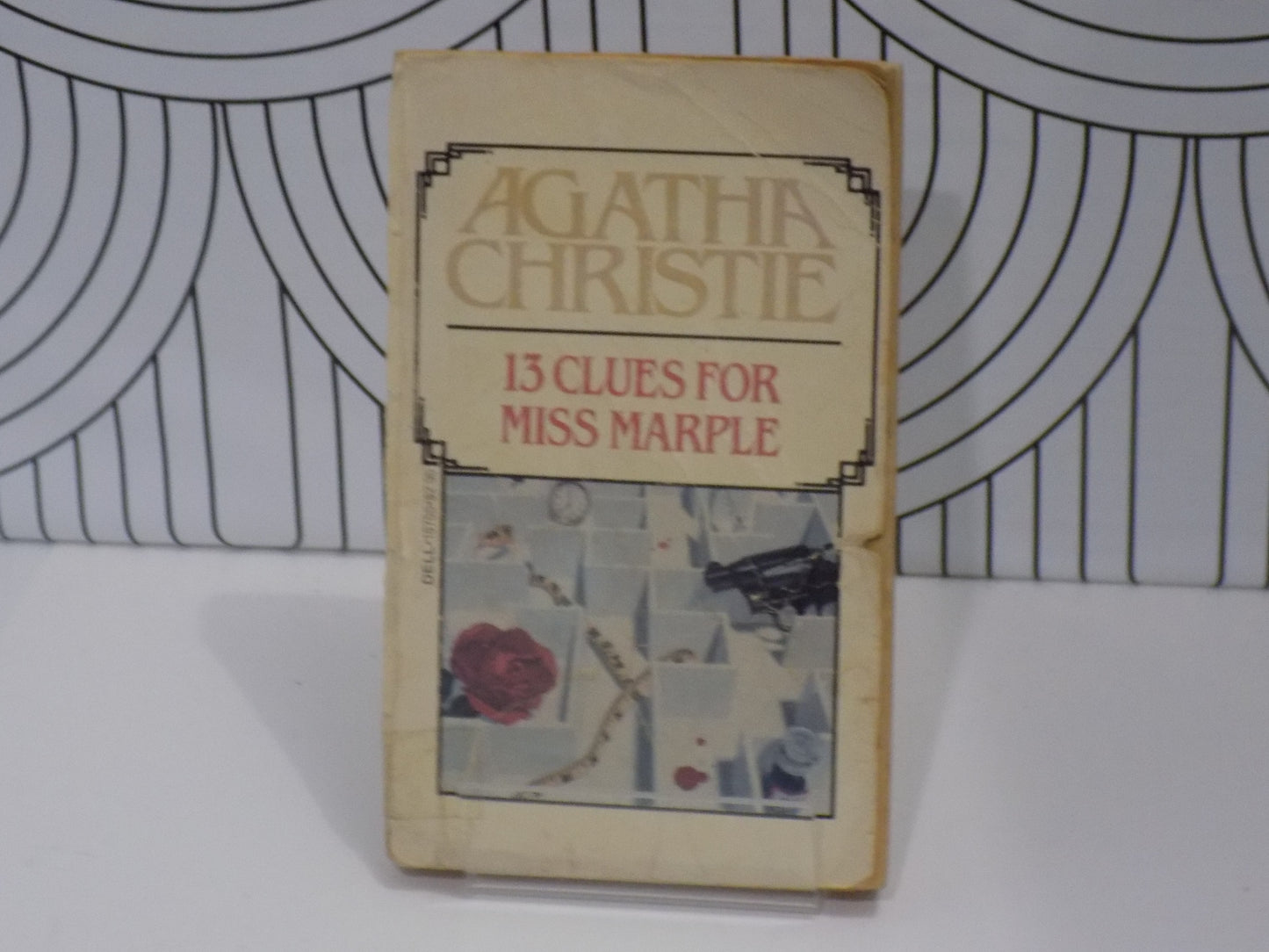 Thirteen Clues for Miss Marple