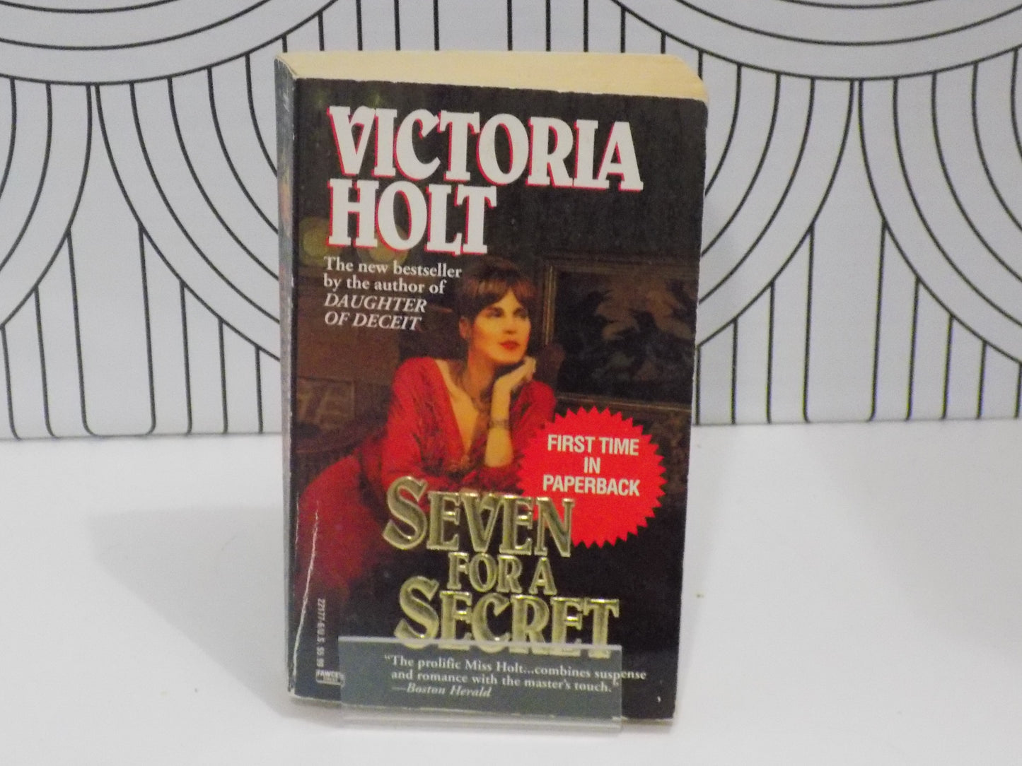 Seven For A Secret - Paperback
