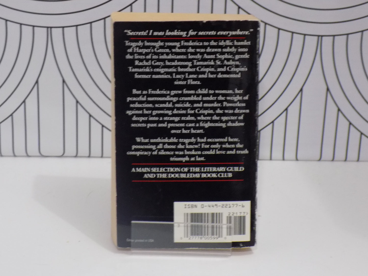 Seven For A Secret - Paperback