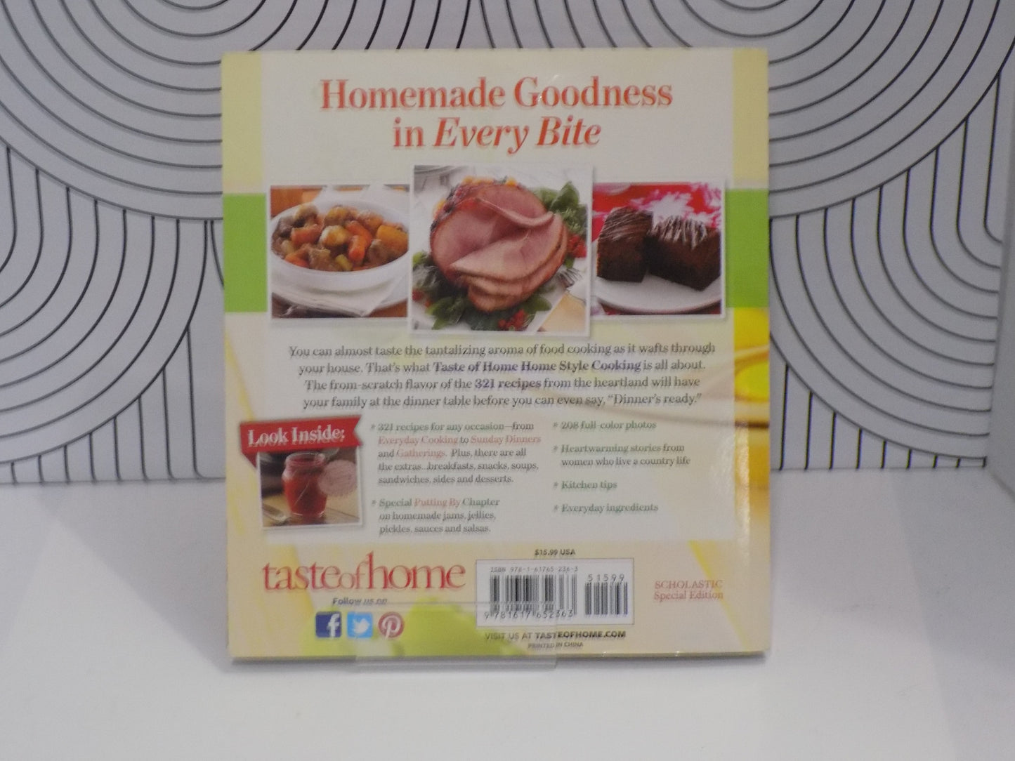Taste of Home Home Style Cooking: 321 Favorites from Real Home Cooks!