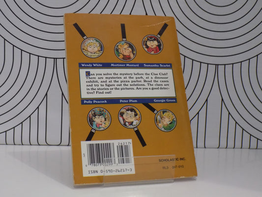 The Case of the Chocolate Fingerprints (Clue Jr. #3)