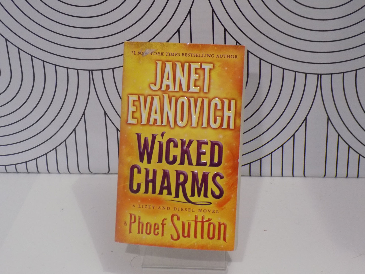 Wicked Charms - Paperback