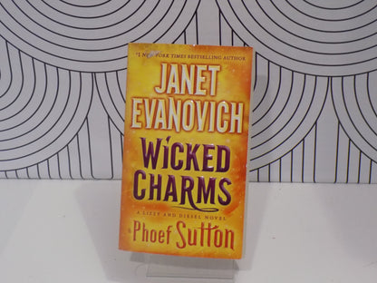 Wicked Charms - Paperback