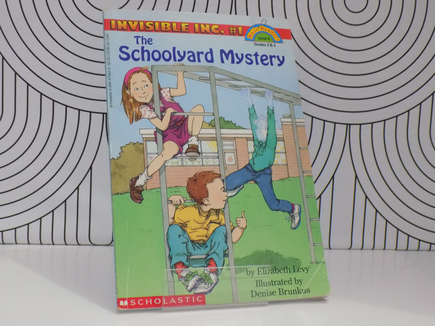 The Schoolyard Mystery  (Invisible Inc., No. 1; Hello Reader! Level 4)