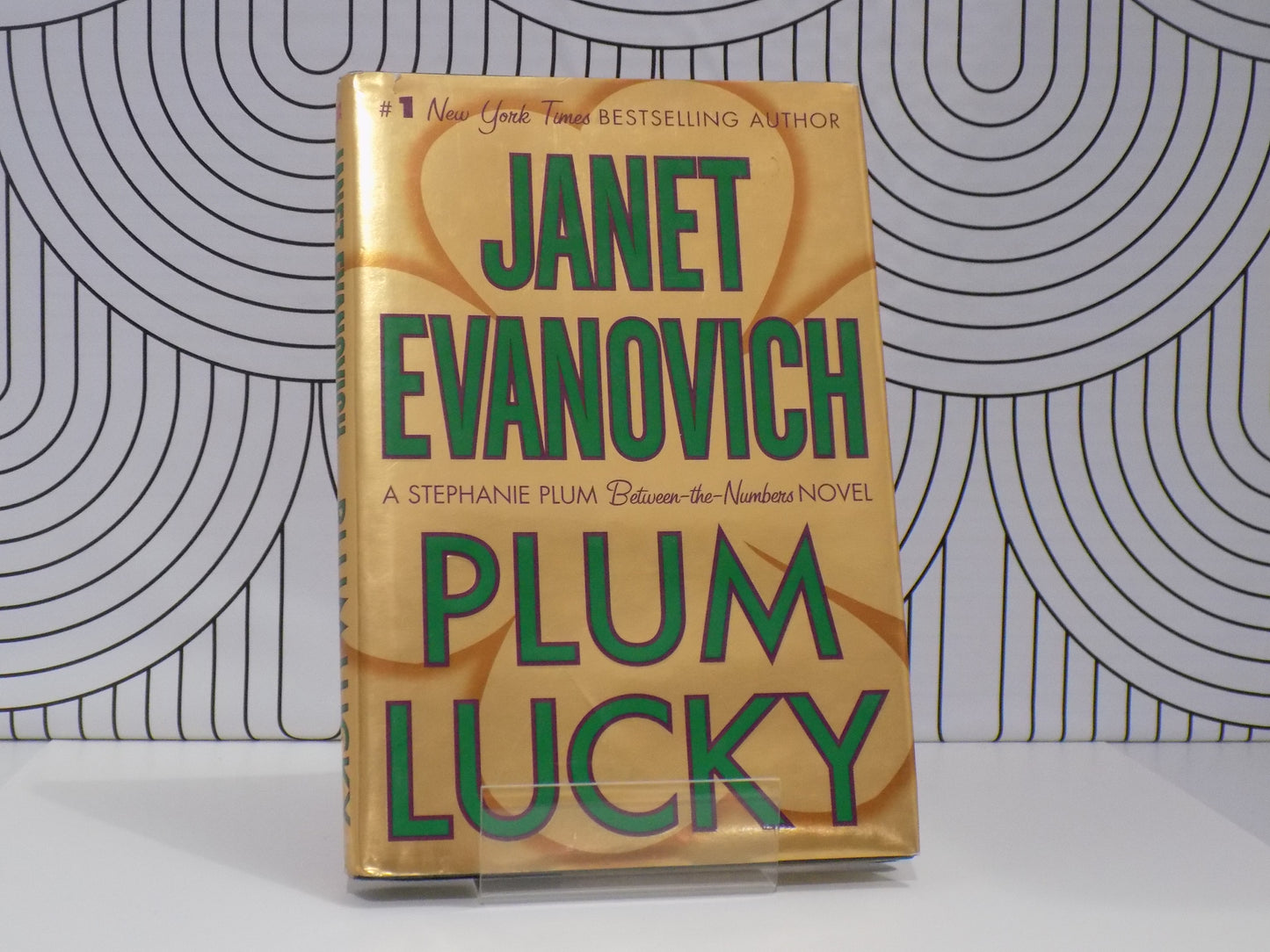 Plum Lucky - Hardcover